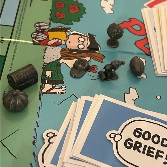 Peanuts Monopoly board game opened played once complete like new  condition - Picture 2 of 9